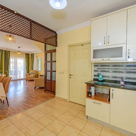 Colorful With Private Pool Near Calis Beach In Villa Fethiye