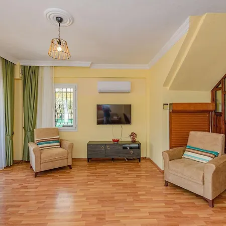 فيلة Colorful With Private Pool Near Calis Beach In *
